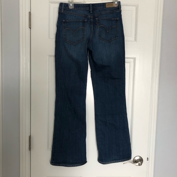 Levi’s Bold Curve Classic Bootcut Jeans - Picture 2 of 7